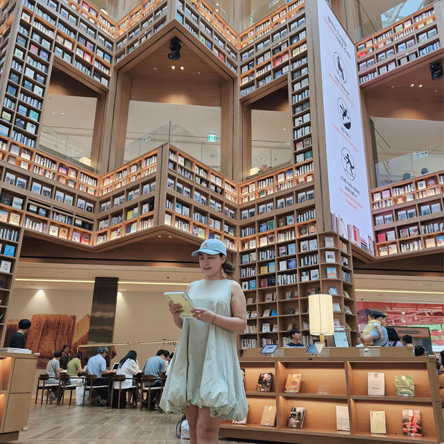 首爾最新打卡😍星空圖書館2.0