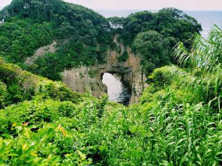 The Hakusan Natural Arch 白山洞門