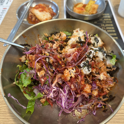 生肉祭り】朝ごはんを食べに広蔵市場に行って超有名店でユッケ