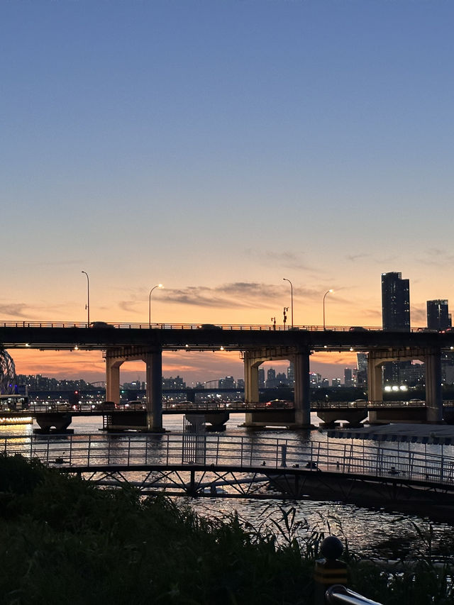🇰🇷 最適合野餐的首爾漢江公園 🍘 日落美景 🌅