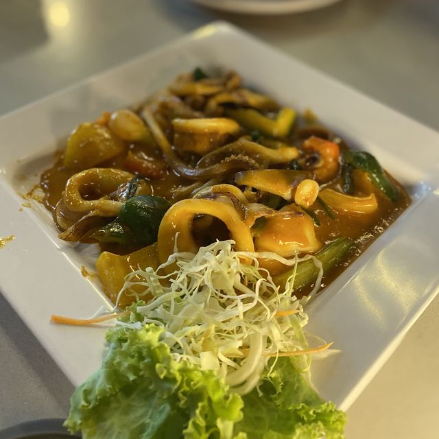 Heal Bangsaen ร้านเด็ดริมทะเล✨