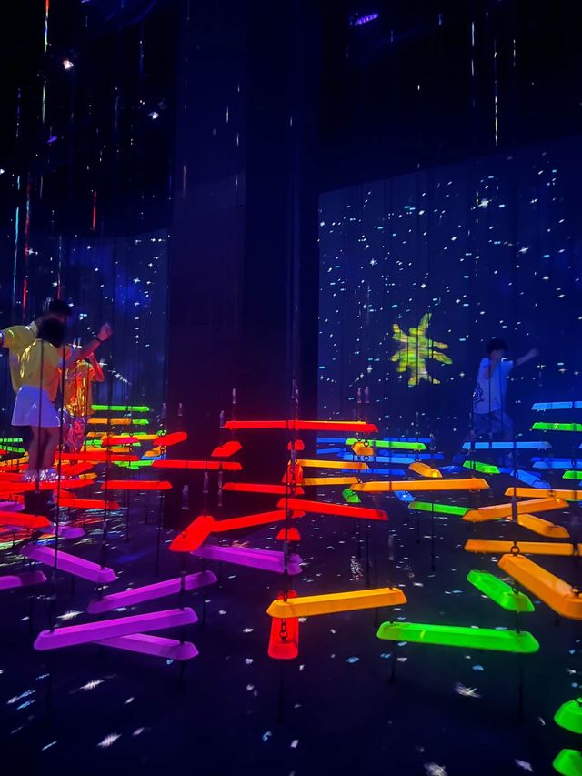 ชมศิลปะแนวใหม่ ที่ Artscience museum 🤩