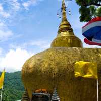 สักการะ...พระธาตุอินแขวนเมืองแพร่
