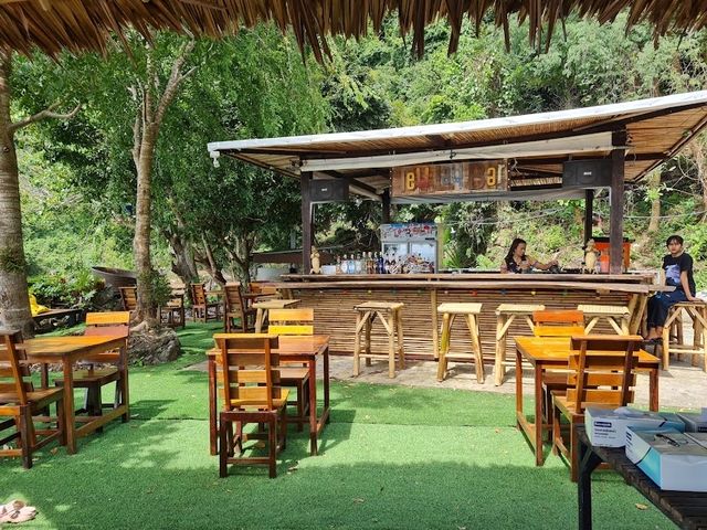  📍 Tew Lay Bar
