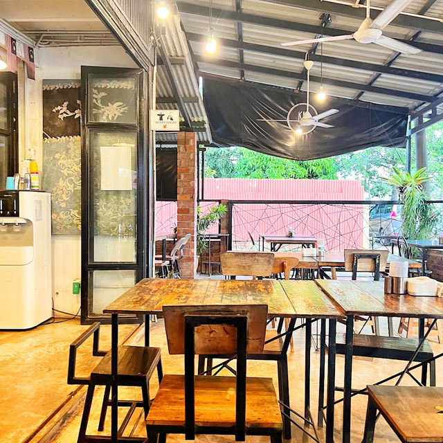 🇲🇾 Kedai Koffie: Taste Tradition with a Modern Twist!
