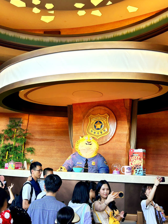 A Simple Guide to Shanghai Disneyland