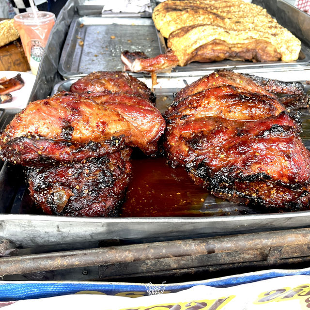 ไปเดินตลาดสามชุกหาของอร่อยกินกัน !!!