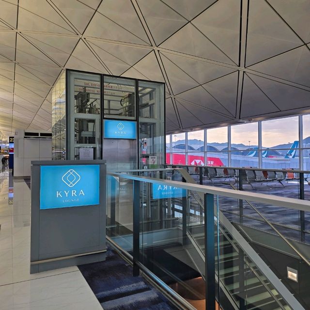 Kyra Lounge
