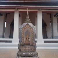 วัดสระเกศ วัดที่มีถ้ำและภูเขาจำลอง กลางกรุงเทพ✨️
