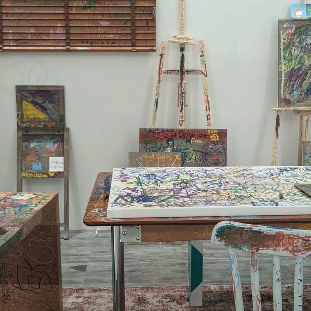 👑「加冕之旅」可互動嘅展覽