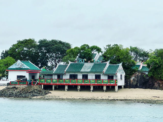 Exploring Kusu Island in Singapore