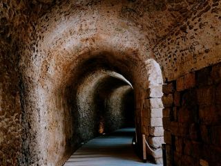 Interesting historical ruins with models and exhibitions explaining the situation here.