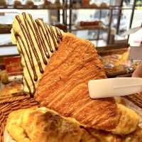 เบเกอรี่ร้านดังมีให้เลือกอร่อยกว่า 3,000 ชิ้น