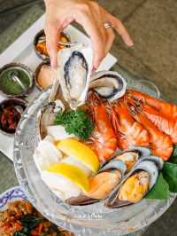 ฉลองคืนข้ามปีแบบติดแกลมที่ Akara Bangkok