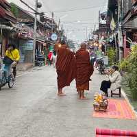 หน้าหนาวที่เชียงคาน.. ใส่บาตรข้าวเหนียว