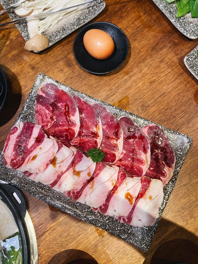 🥩🥬 บุฟเฟ่ต์ปิ้งย่างพรีเมี่ยมย่าน #สะพานควาย    