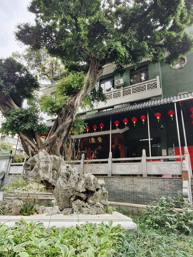 The Temple of the Six Banyan Trees