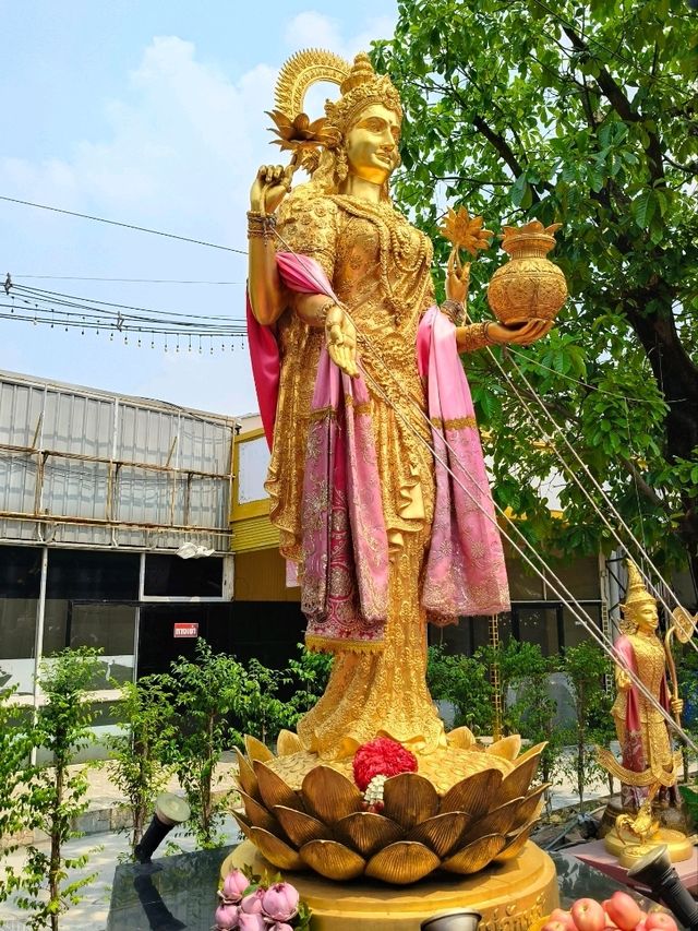 พามาขอพรเทวาลัยพระพิฆเนศ  บางใหญ่