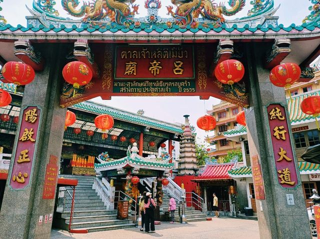 泰國曼谷市中心湄南河畔唐人街著名華人文化古跡寺廟景點：呂帝廟，適合打卡拍照📸祈福