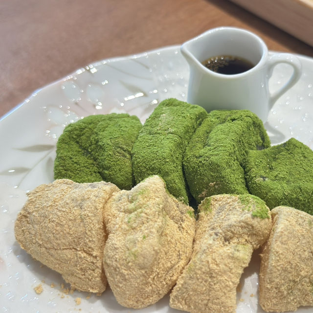 ชาเขียวเลิฟเว่อร์ ไปศรีราชาอย่าพลาดร้านนี้ 