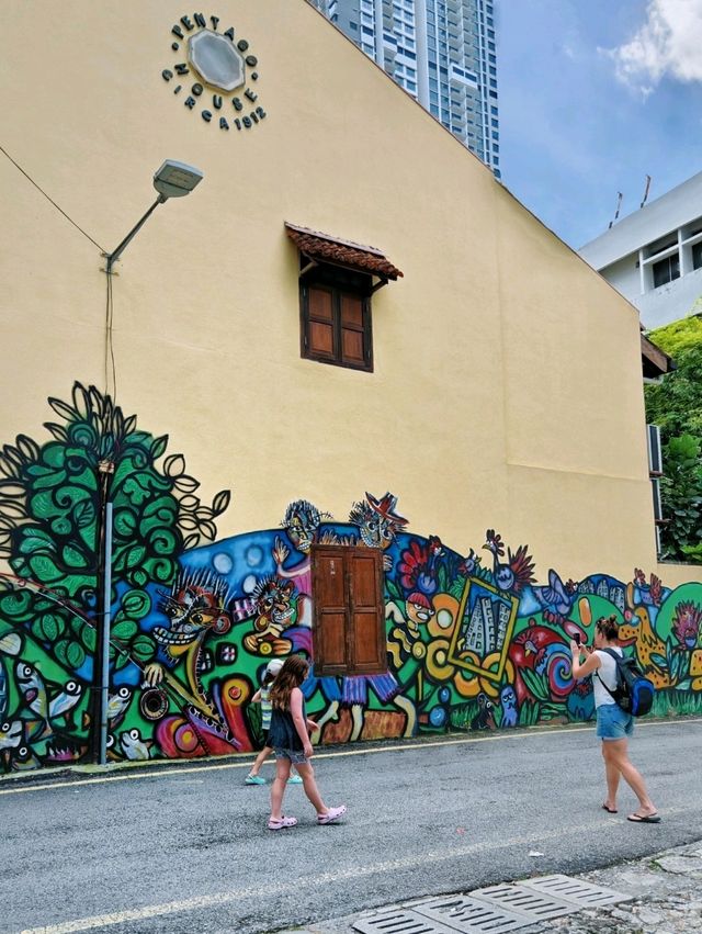 Exploring the beauty & uniqueness of Zhongshan Building and surroundings
