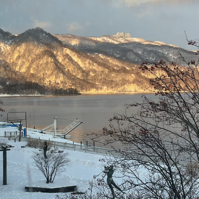 冬日洞爺湖之旅：雪景與溫泉的完美邂逅