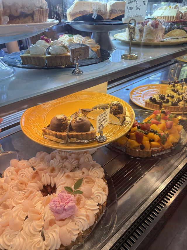 Barn na cafe🌸🪞 มีดีอะไรถึงต้องไปซ้ำ 5 รอบ!!🍰