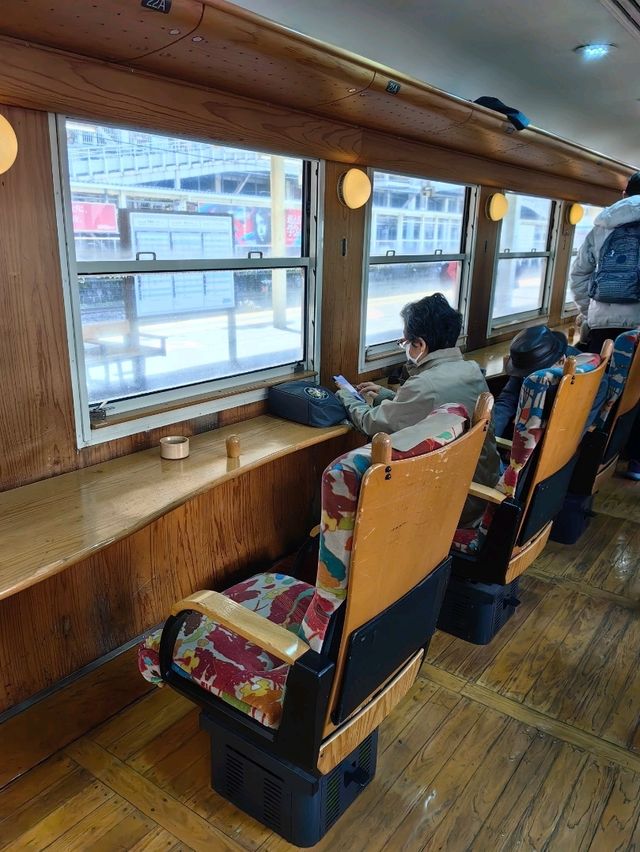 黑白「指宿之玉手箱」增添九州旅行時光氣氛