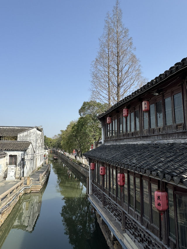 Morning Serenity: A Quiet Stroll Along Suzhou’s Enchanting Pingjiang Road