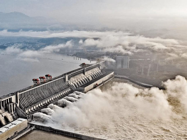 Discover The Three Gorges Dam in Yichang 