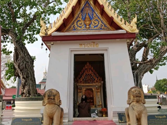 ไหว้พระขอพร วัดพระศรีรัตนมหาธาตุ