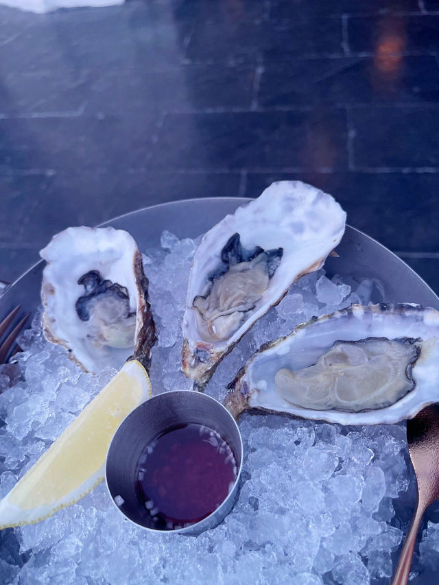 ร้านอาหารเบลเยี่ยม บน Rooftop bar ชั้น 32 
