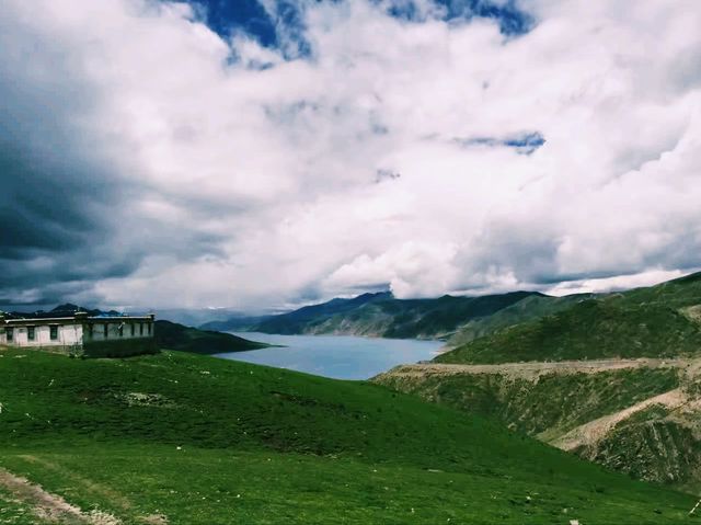 中國西藏山南貢嘎著名旅遊景點羊卓雍措旅行攻略，適合打卡拍照📸