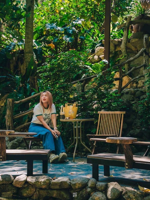 คาเฟ่ลับในสวนผึ้ง บรรยากาศริมน้ำตก