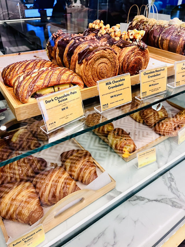 “Sweet Heaven in Every Bite: Gula Petite is KL’s Dessert Gem”