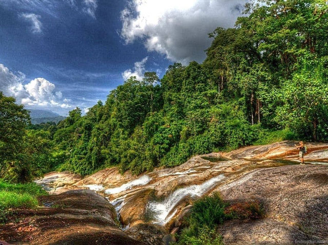 🌴✨ NAKHON SI THAMMARAT WEEKEND GUIDE: Ancient Temples, Waterfall Treks & Southern Flavors!