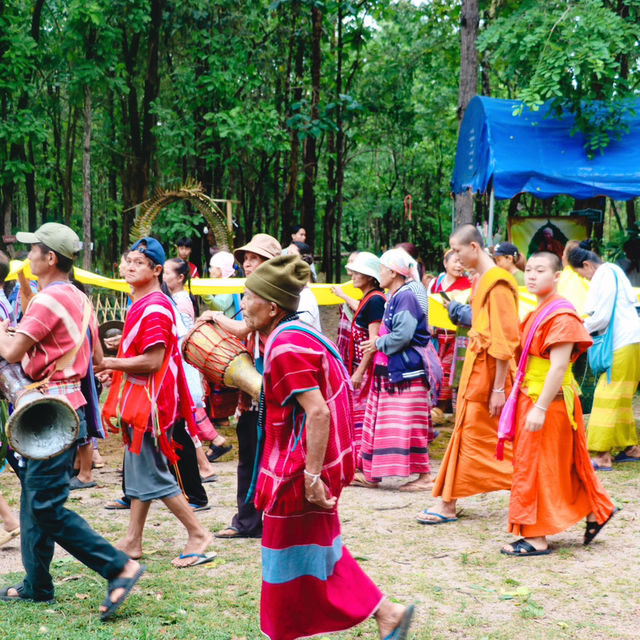 ประเพณีสรงน้ำพระธาตุศรีปกรณ์ธรรมมงคล