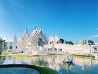 วัดร่องขุ่น (Wat Rong Khun)วัดสีขาวแห่งเดียวของไทย