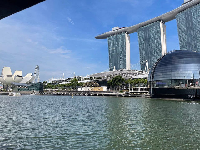 “Reflections of Time: The Soul of Singapore River”