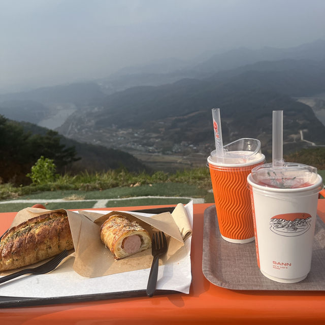 하늘과 맞닿은 순간, 단양 카페산