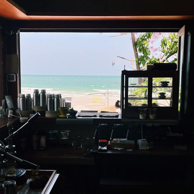 Drip Rim Lay คาเฟ่เล็กๆริมชายหาดหัวหิน