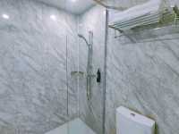 "Smart Stays, Smooth Transfers – Your Budget Gateway Near KLIA"