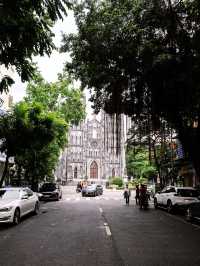 St. Joseph’s Cathedral โบสถ์เก่าแก่เมืองฮานอย
