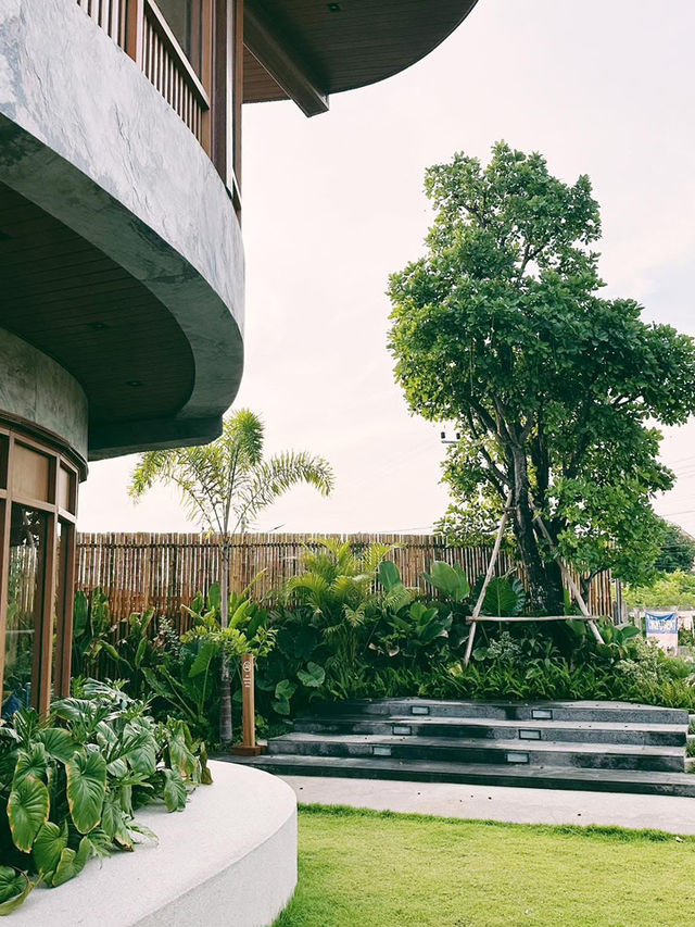 Concrete, wood, and caffeine: Hitch 