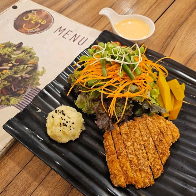 ร้านสลัด No.1 - The Salad Concept Kotchasarn