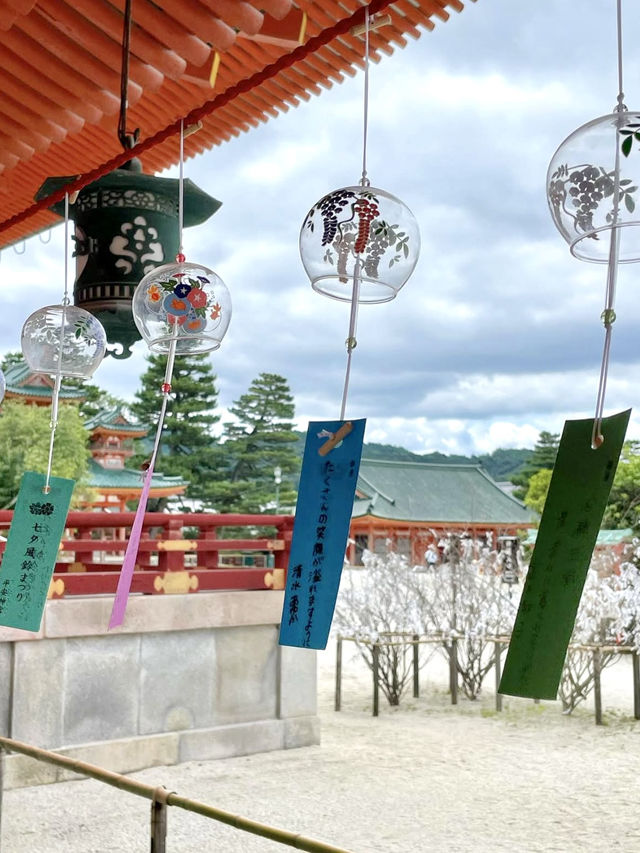 Kyoto Slow Stroll — Feel the Breeze and Culture of the Ancient Capital 🌿⛩️