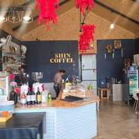 Shin Coffee Cafe &Bistro