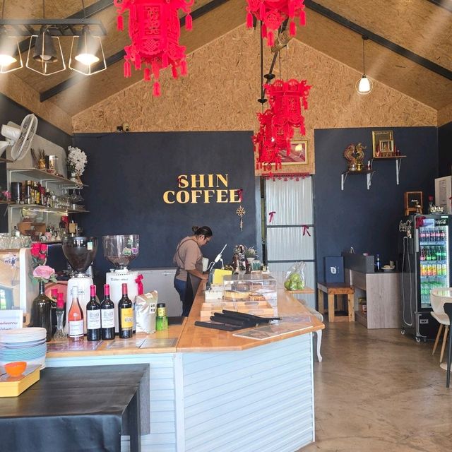 Shin Coffee Cafe &Bistro