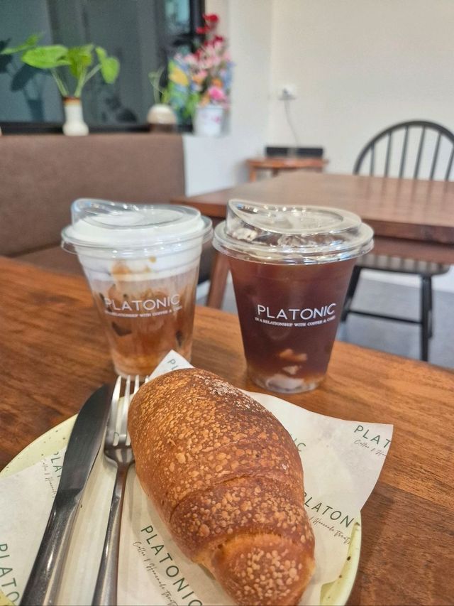 PLATONIC coffee & treats @ Hatyai
