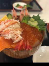 🌆【札幌・すすきの】ネオン煌めく街で味わう、夜のご褒美・海鮮丼体験 